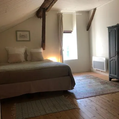 Et De Chateau Lardier Ferienhaus Ruch
